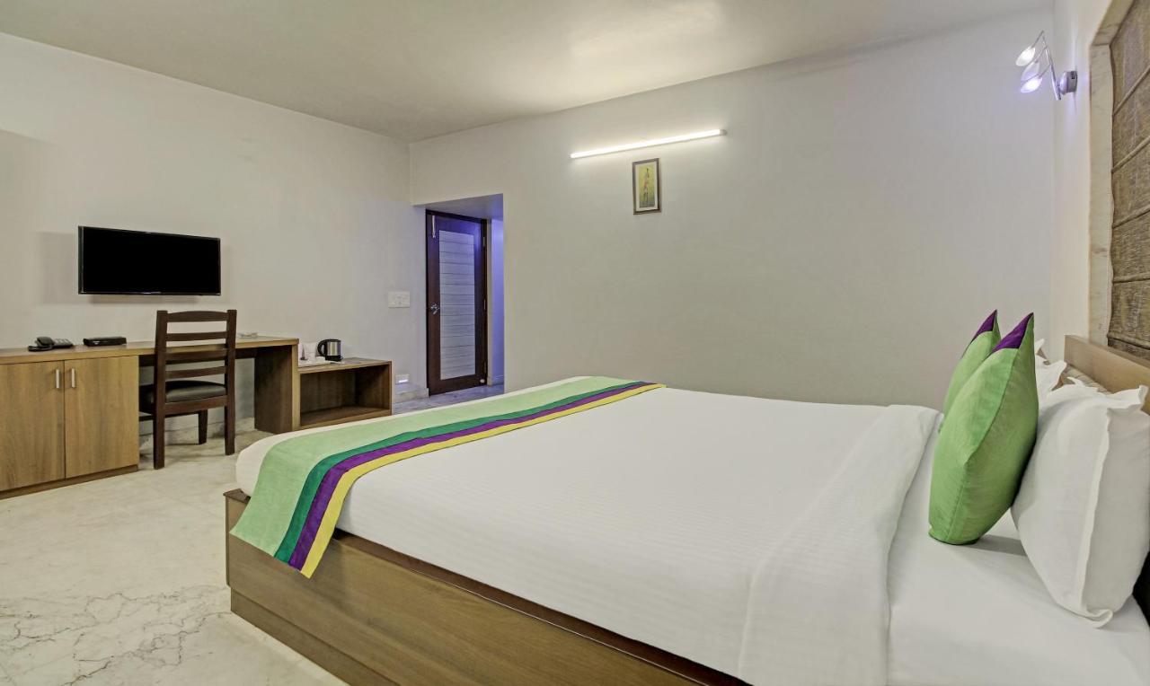 Treebo Sreemaa Newtown Hotel Panchuria ภายนอก รูปภาพ